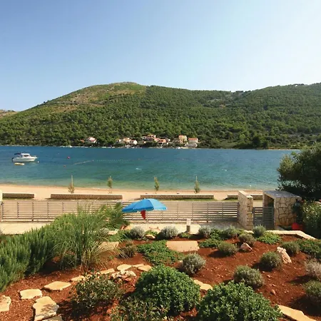 Διαμέρισμα Awesome In With Kitchen Grebaštica